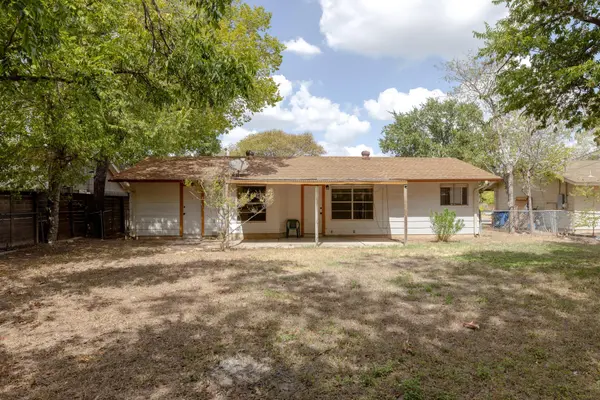 211 E Lisa DR, Austin, TX 78752
