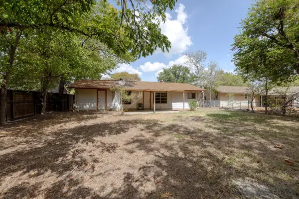 211 E Lisa DR, Austin, TX 78752