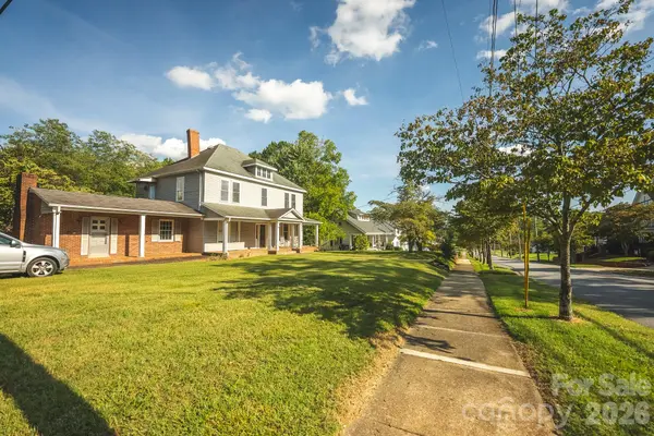 12 1st Avenue DR SE, Taylorsville, NC 28681