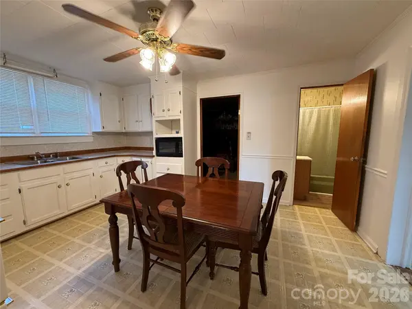 17 Hill ST, Great Falls, SC 29055