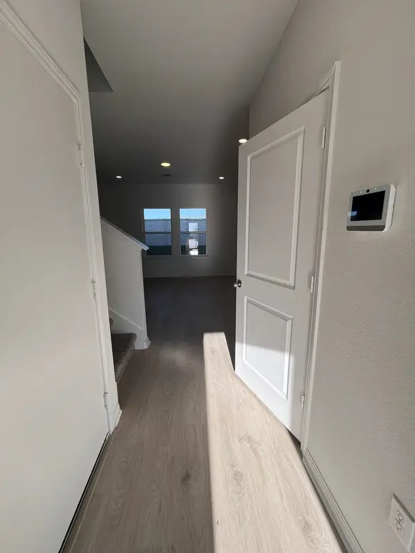 417 Lake Sweetwater LN, Niederwald, TX 78610