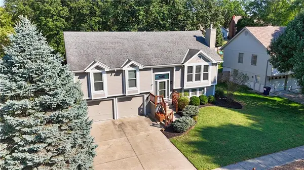6901 N Lydia AVE, Gladstone, MO 64118
