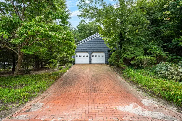 2 Jefferson CT, East Setauket, NY 11733