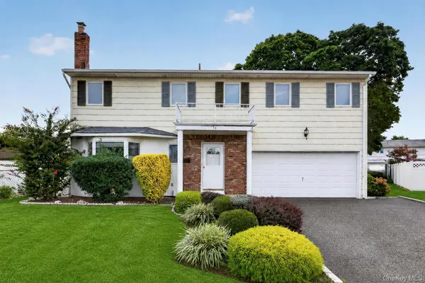 15 Country CT, Hicksville, NY 11801