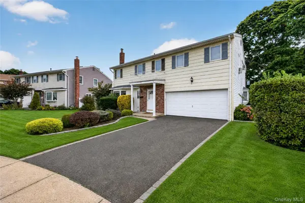 15 Country CT, Hicksville, NY 11801