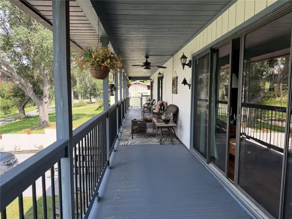 521 E MIRROR LAKE DR, Fruitland Park, FL 34731