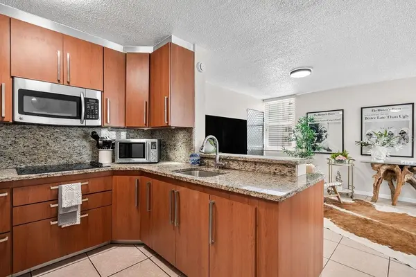 6300 ISLA VERDE AVE #316, Carolina, PR 00979