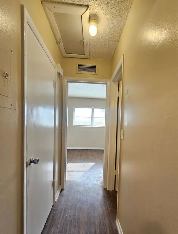 201 NW JEFFERSON CIR N #2, St Petersburg, FL 33702
