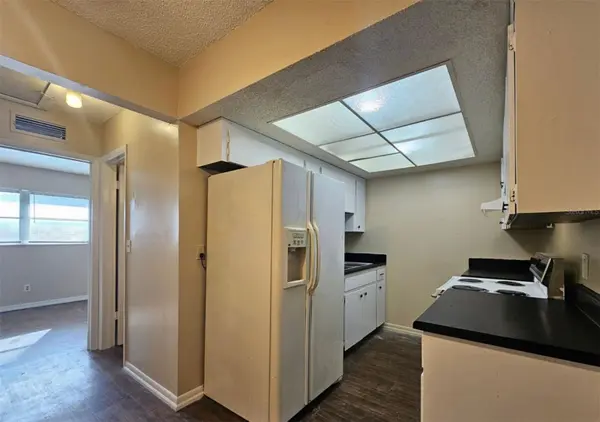 201 NW JEFFERSON CIR N #2, St Petersburg, FL 33702