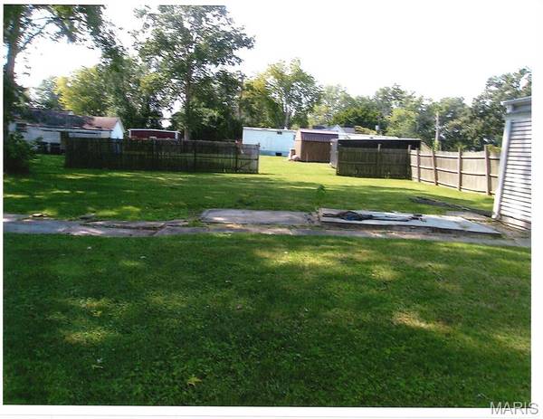 704 W State ST, Mascoutah, IL 62258