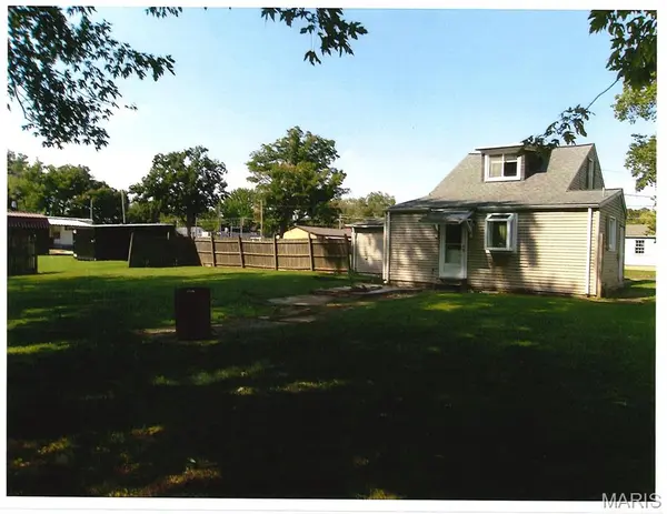 704 W State ST, Mascoutah, IL 62258
