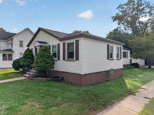 105 S Main ST, Seneca, IL 61360
