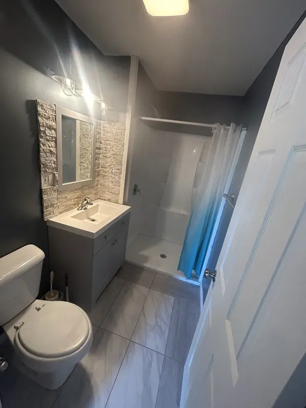 644 W 49th ST #1f, Chicago, IL 60609