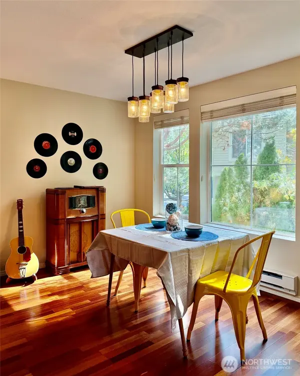 4421 249th TER SE #11-202, Sammamish, WA 98029