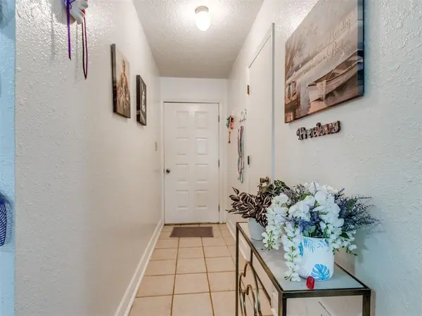 604 Meadowlake DR, Noble, OK 73068