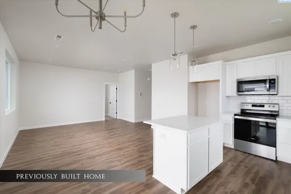 2817 S Beech Street, Kennewick, WA 99337