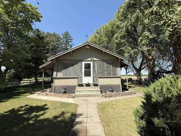 221 Jackson Street, Mabton, WA 98935
