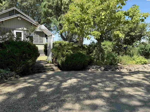 221 Jackson Street, Mabton, WA 98935