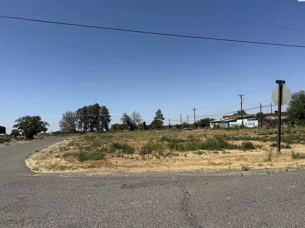215-221 North Street, Mabton, WA 98935