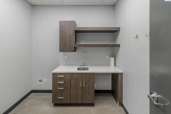 8503 W Clearwater #C, Kennewick, WA 99336