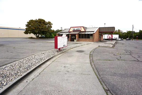 808 W Vineyard Dr., Kennewick, WA 99336