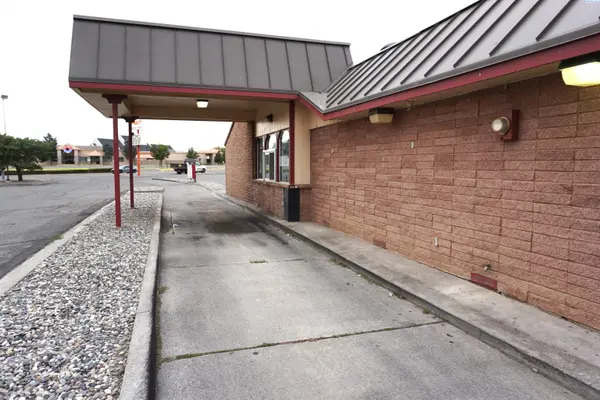 808 W Vineyard Dr., Kennewick, WA 99336