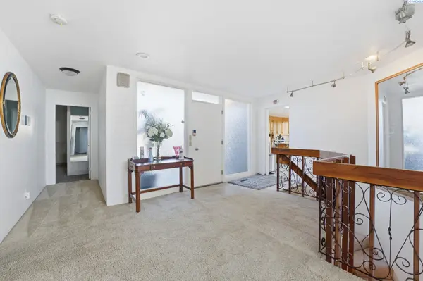 821 Skyline Dr, Sunnyside, WA 98944