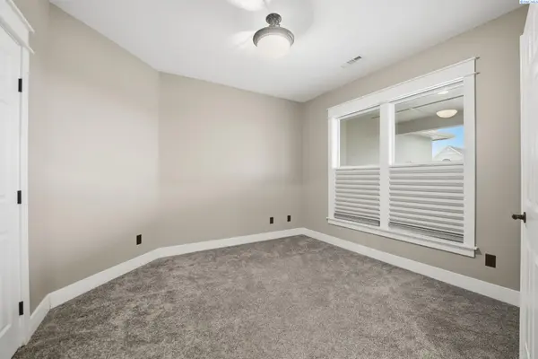 6603 Whetstone Drive, Pasco, WA 99301