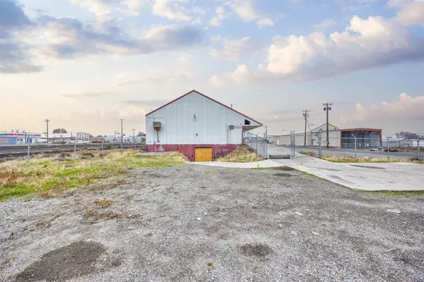 206 N Benton St #B, Kennewick, WA 99336