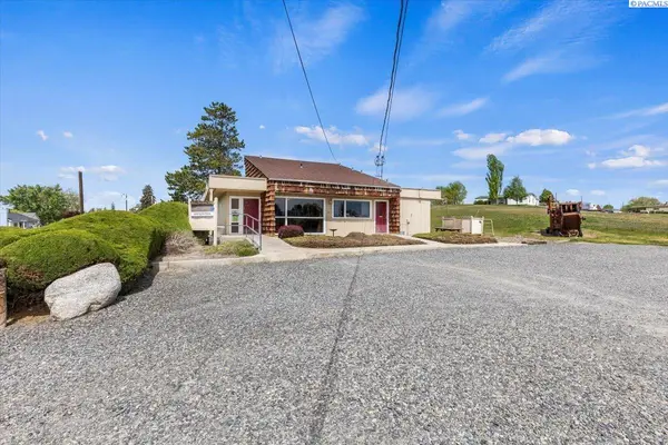 781 Roza Dr, Zillah, WA 98953