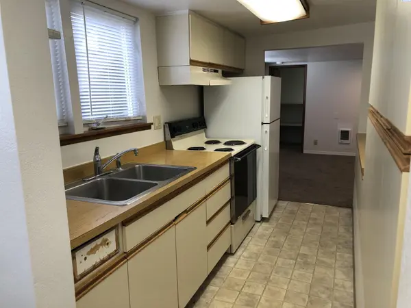 223-225 W Main St, Pullman, WA 99163