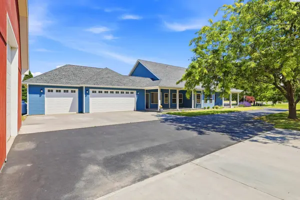6004 Glenbrook Loop, West Richland, WA 99353
