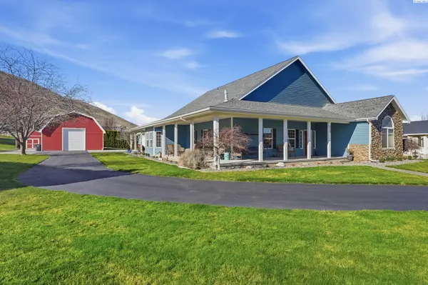 6004 Glenbrook Loop, West Richland, WA 99353