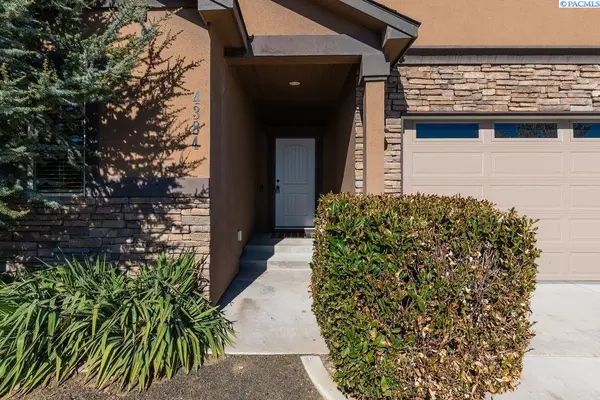 4384 Corvina St, Richland, WA 99352