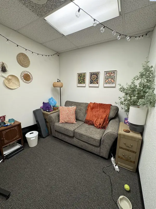 1933 Jadwin Avenue #120, Richland, WA 99354