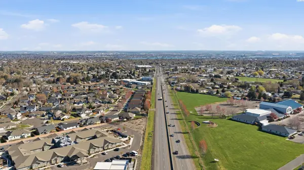 4175 W 24th Ave, Kennewick, WA 99337-3755