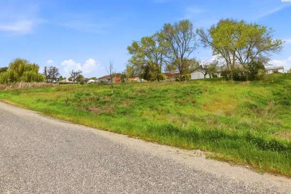 36 Fifth St,  Eltopia,  WA 99330