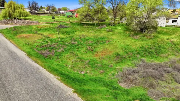 36 Fifth St, Eltopia, WA 99330