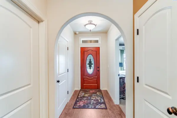 107 Windsor Ln., Pasco, WA 99301