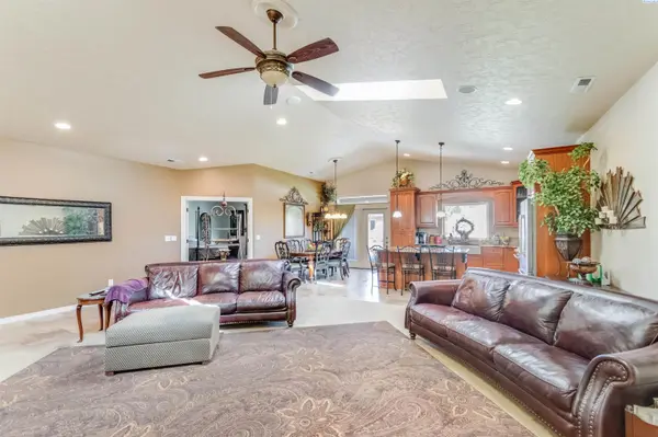 107 Windsor Ln., Pasco, WA 99301