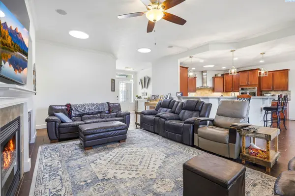 86612 Summit View Dr, Kennewick, WA 99338