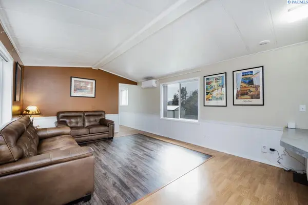 245 E Houghton st, Palouse, WA 99161