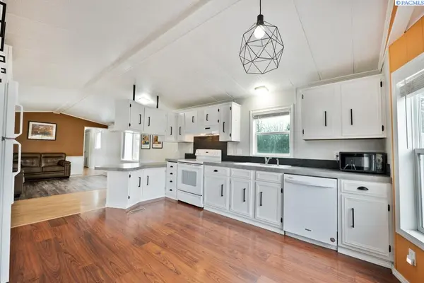 245 E Houghton st, Palouse, WA 99161