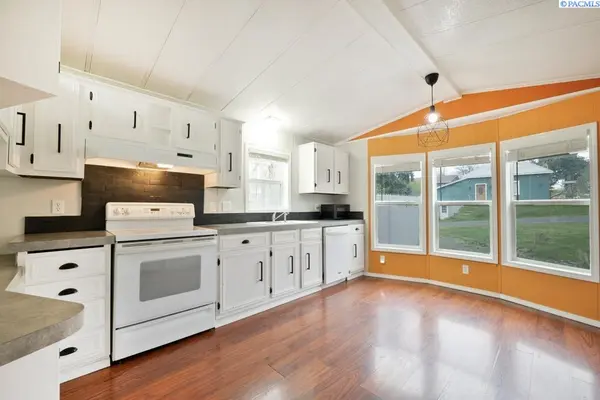 245 E Houghton st, Palouse, WA 99161