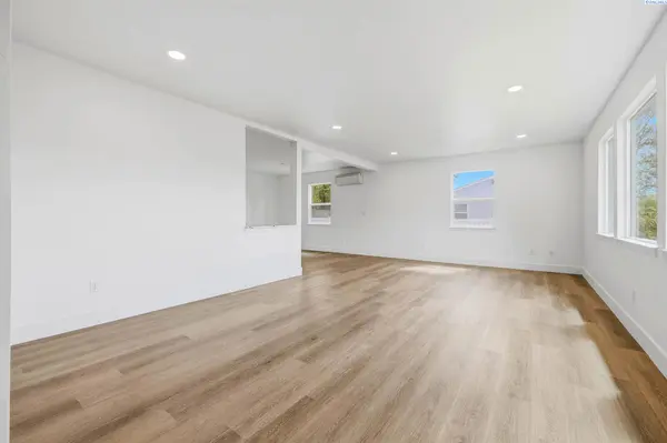 82 Hodges Ct., Richland, WA 99354