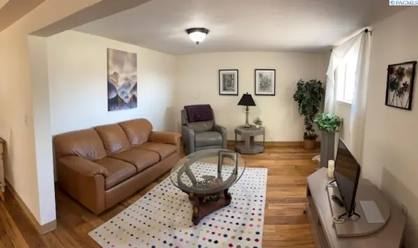 1106 King St, Grandview, WA 98930