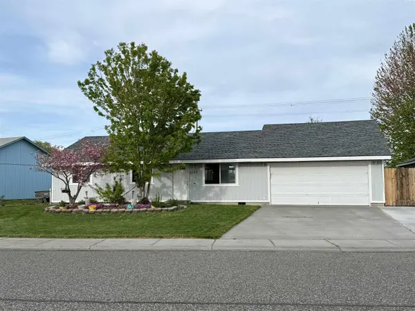 2924 Iris Street, West Richland, WA 99353