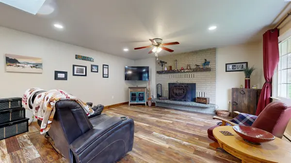 2002 N Palouse Road, Colfax, WA 99111