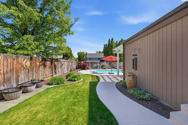 1909 Cypress Place, Richland, WA 99354