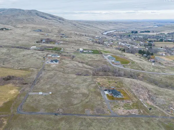 65654 W 654 PR NW, Benton City, WA 99320